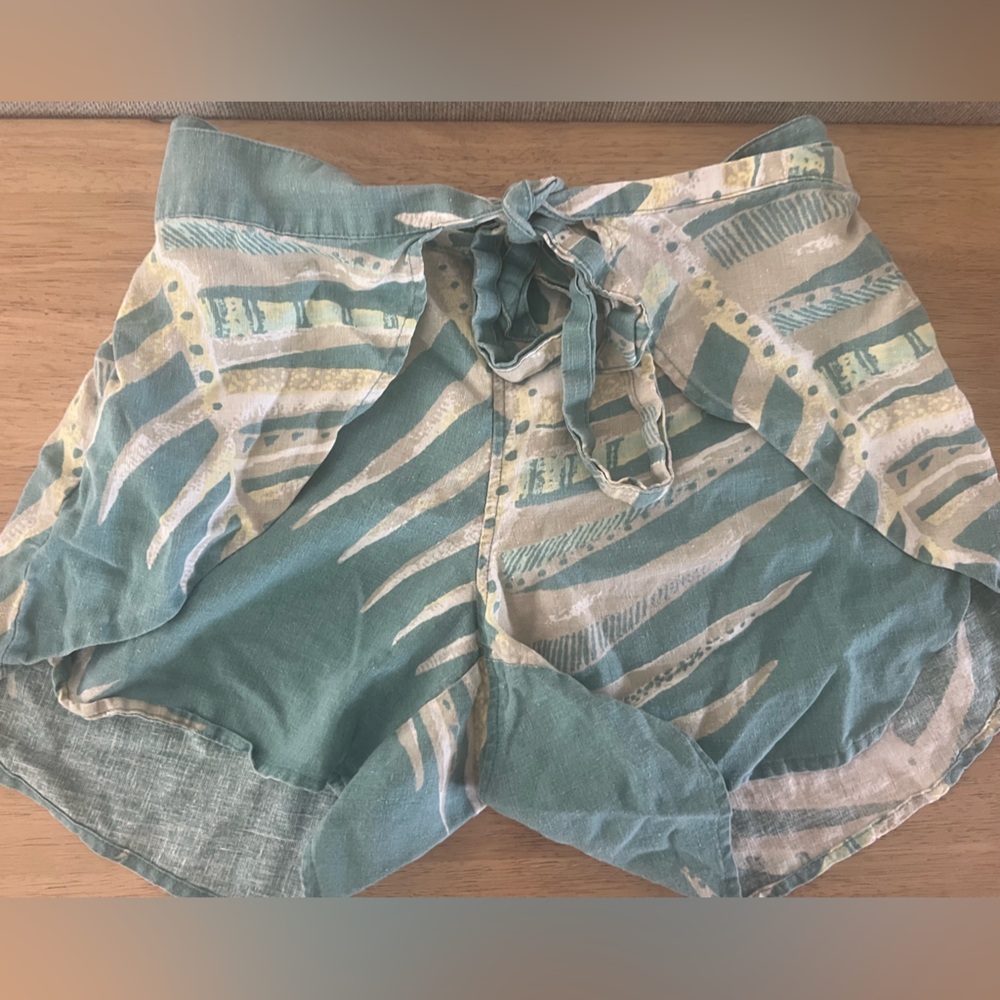XS Patagonia Teal and Cream Island Shorts